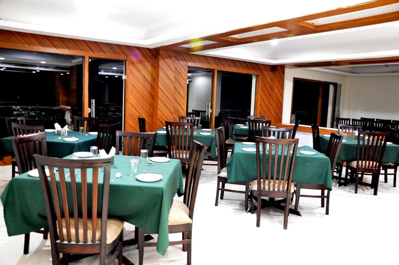 Trinetar Resort Patnitop Restaurant